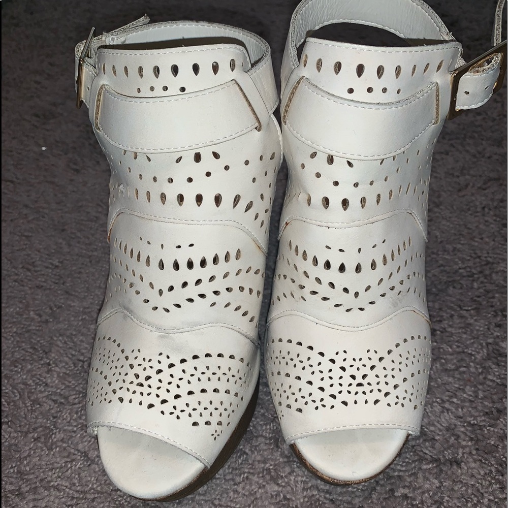 Dollhouse Peep Toe wedges